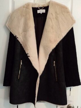 Calvin Klein Woman's Black Coat w/Faux Fur Collar & Gold Zip Pockets Size S